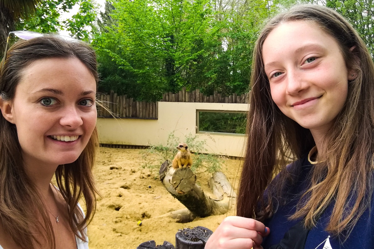 Eliane and student in zoo